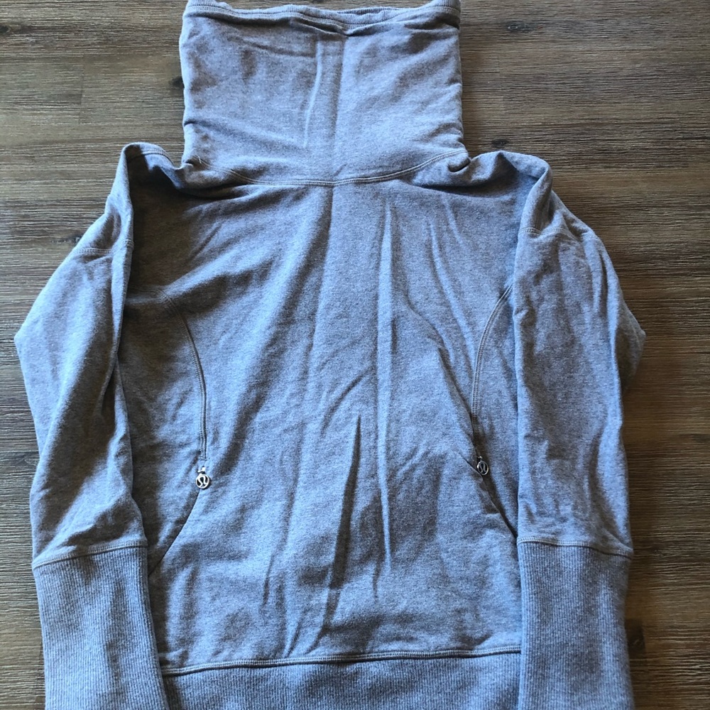 Lululemon sweatshirt